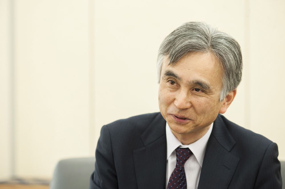 横井 研一氏