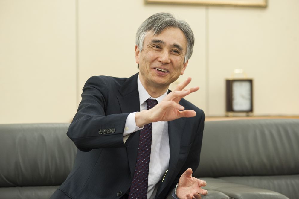 横井 研一氏