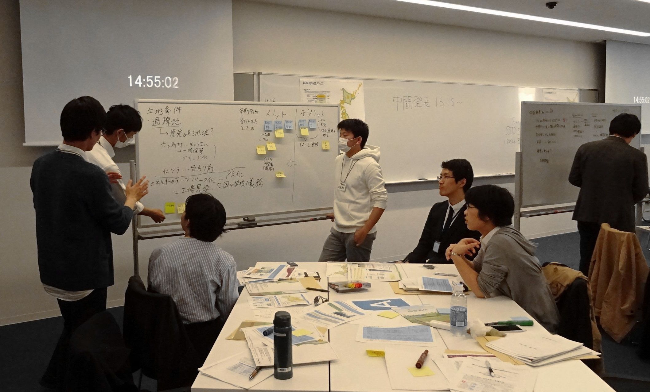 権力分立制の研究 SHIMADZU] 分析計測機器の外観パネルにリサイクル比率50%の樹脂を採用