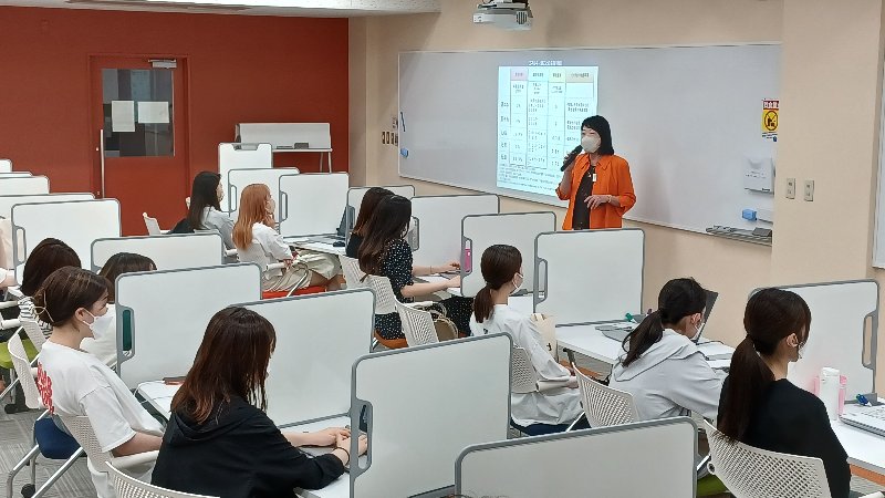 京都光華女子大学