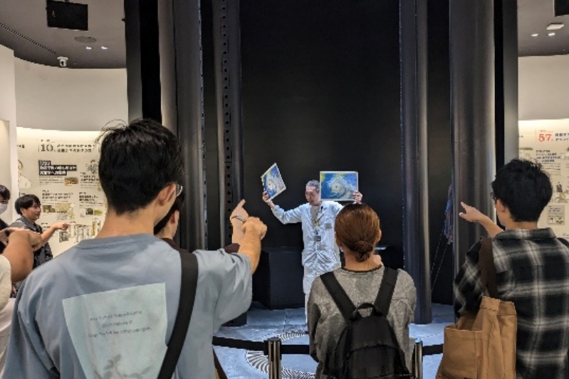 スペースLABO見学の様子