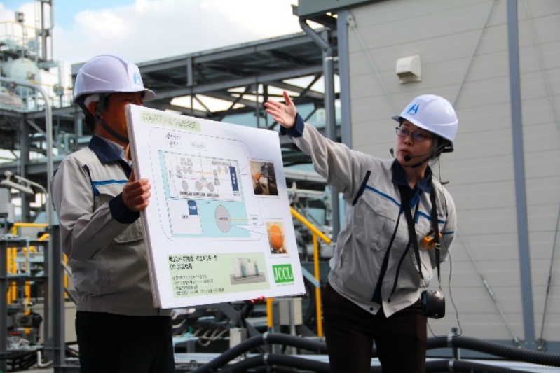 LNG基地見学の様子