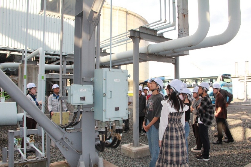 LNG基地見学の様子