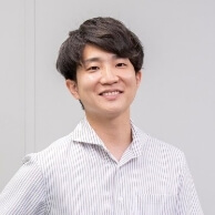 平井貴大 氏