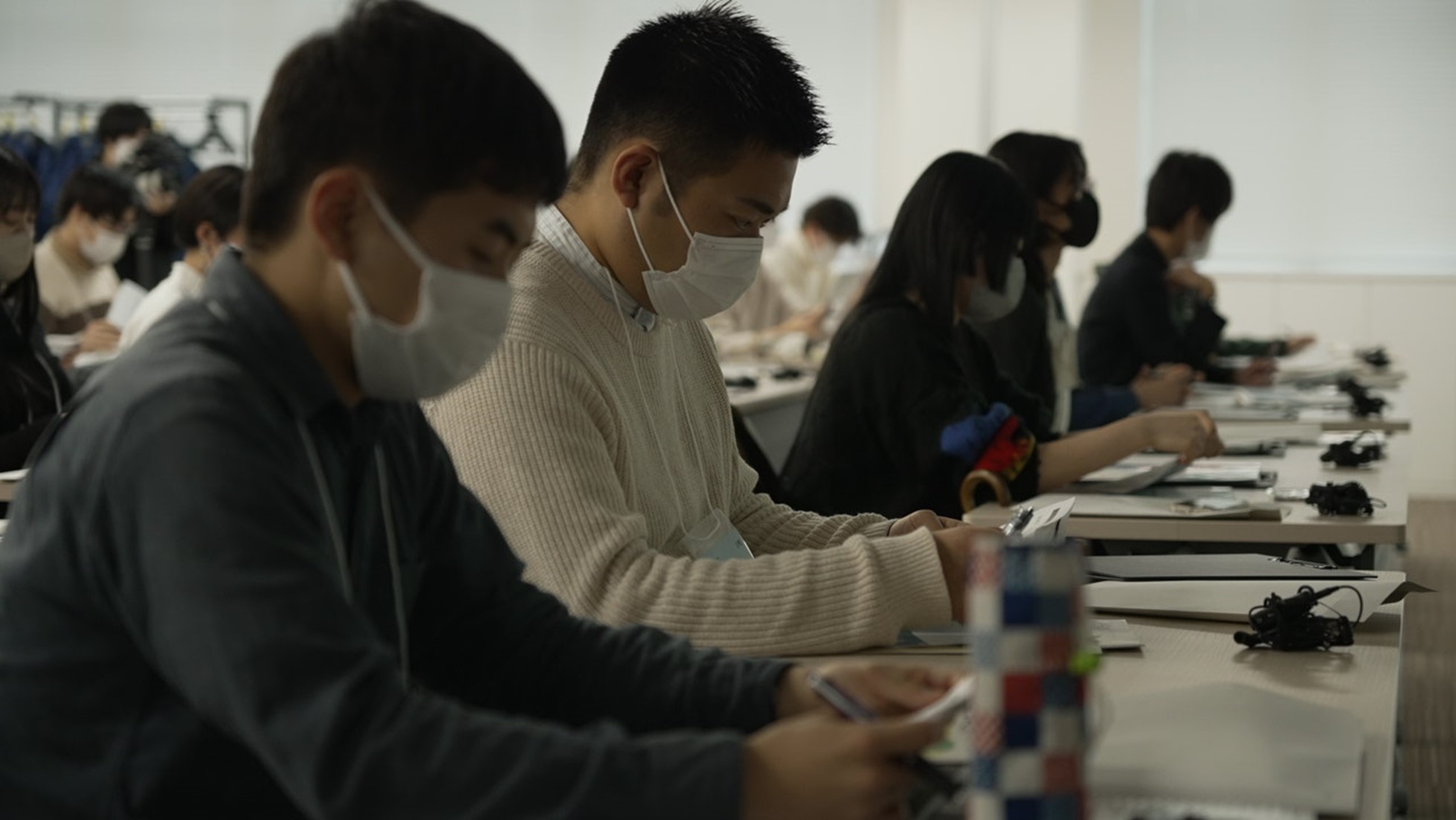 ワークショップに参加する学生の写真