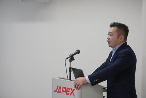 菅原氏の講義の写真