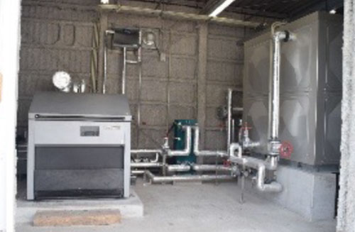 左:バイオガス発電施設(ビオぐるファクトリーHANDA)右:植物工場(バイオファームHANDA)イメージ