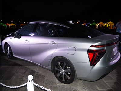 燃料電池自動車「MIRAI」も登場しました。