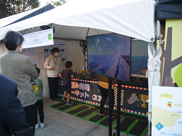 足踏み発電で車を走らせて、サーキットに参戦も!