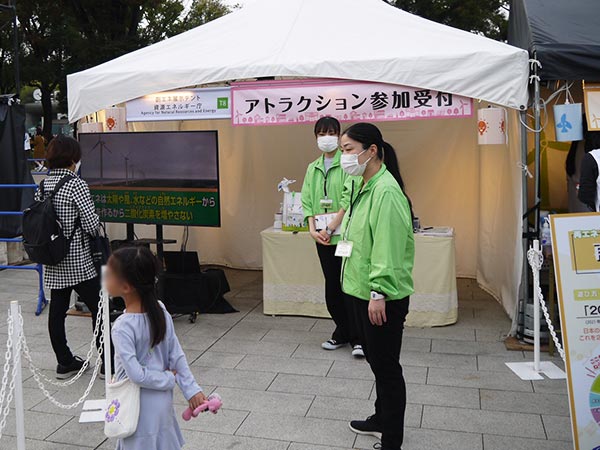 今年の展示は再生可能エネルギーを学ぶ、参加型アトラクション。